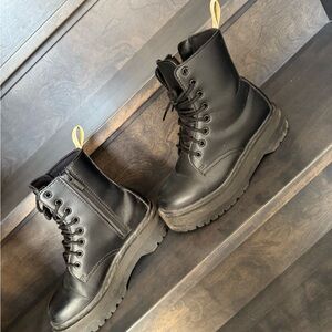 Dr. Martens Black jardon vegan